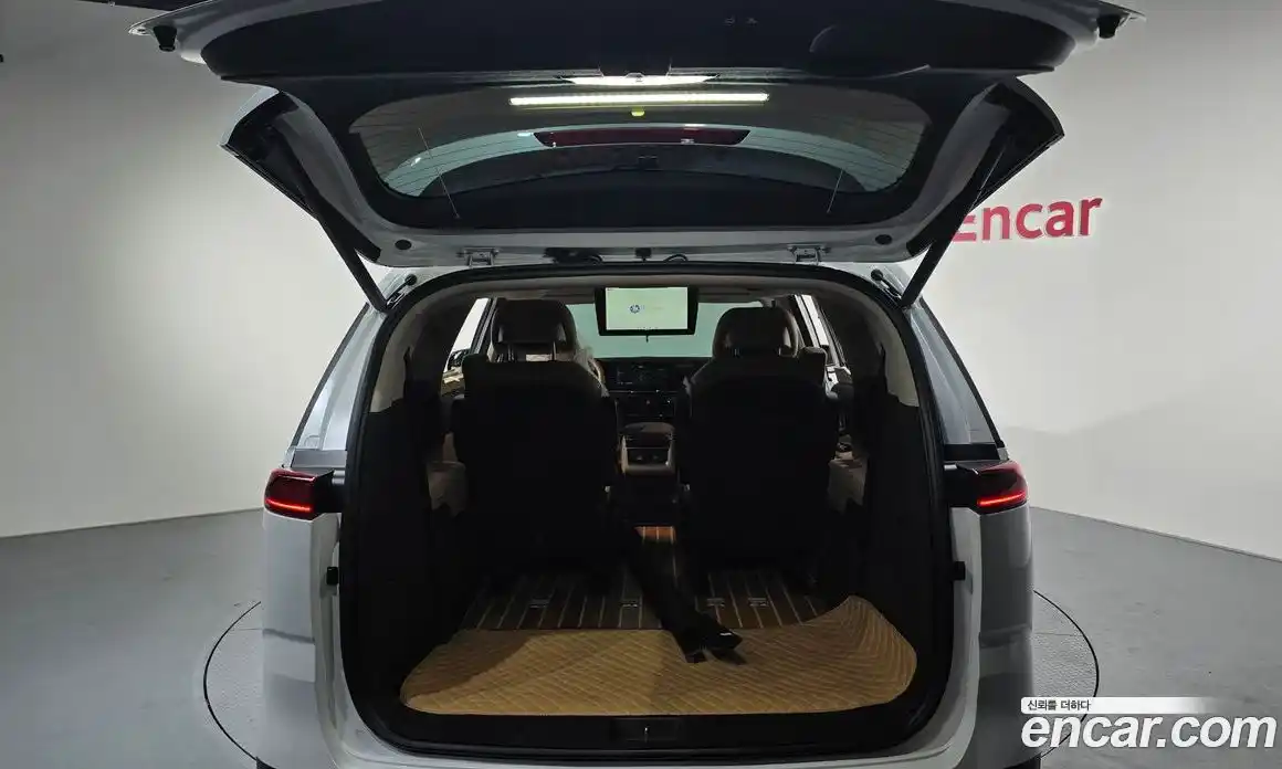 Kia Canival 2021 3.5 Автомат в Москве № 746272, фото 20