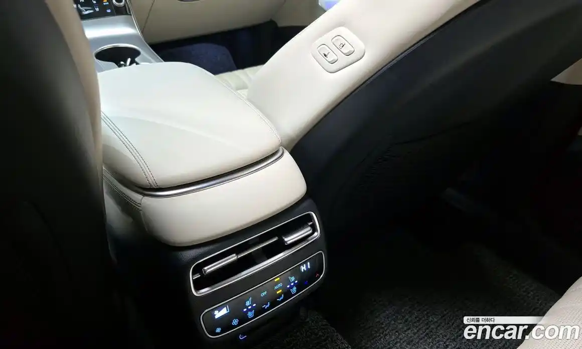 Genesis GV70 2025 2.5 Автомат в Москве № 746711, фото 17