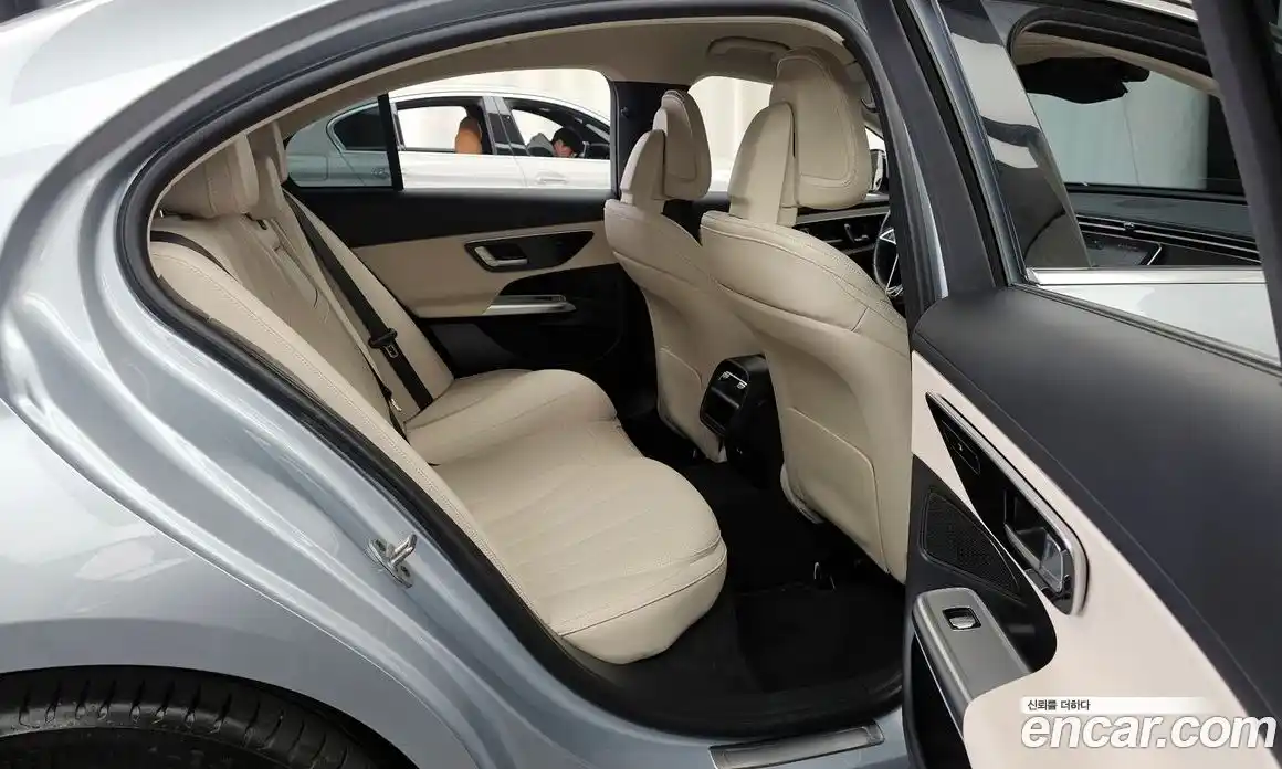 Mercedes-Benz E-Class 2025 2.0 Автомат в Москве № 749012, фото 12