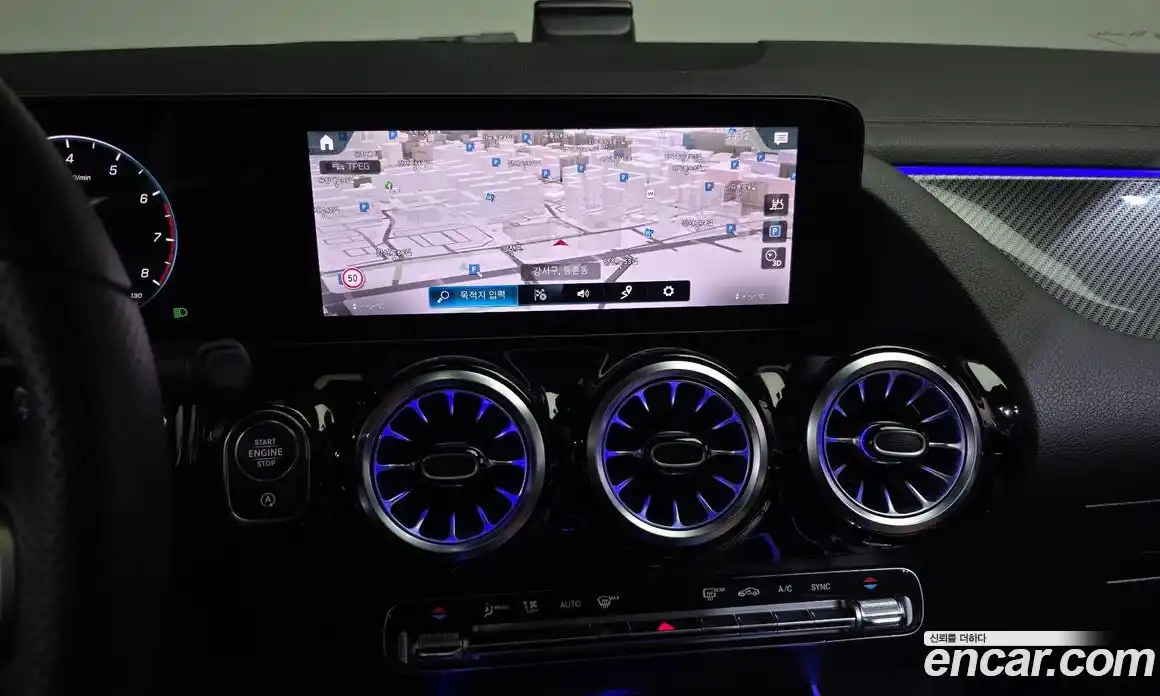 Mercedes-Benz GLA-Class 2023 2.0 Автомат в Москве № 749232, фото 14