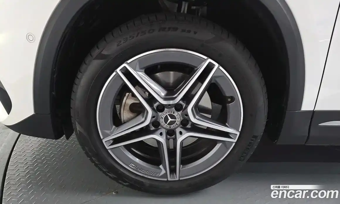 Mercedes-Benz GLA-Class 2023 2.0 Автомат в Москве № 749232, фото 4