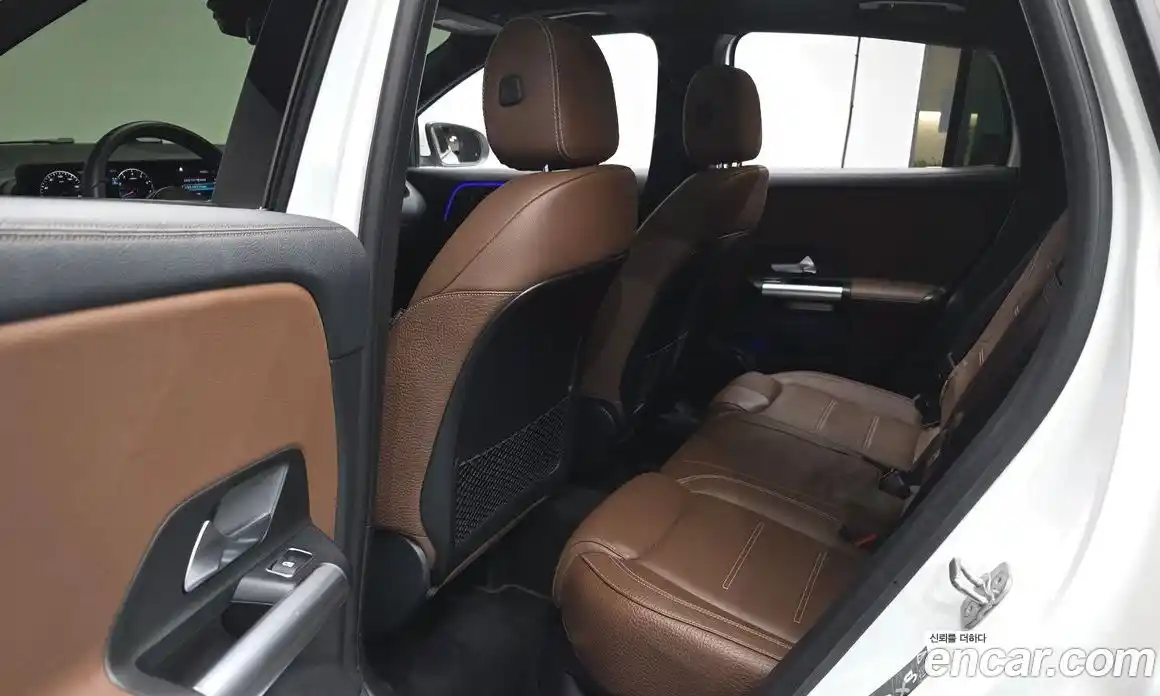 Mercedes-Benz GLA-Class 2023 2.0 Автомат в Москве № 749232, фото 10