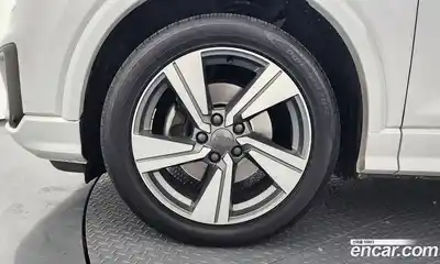 Audi Q2 2020 2.0 Автомат в Москве № 749436, миниатюра 5