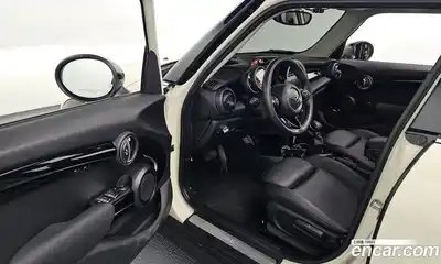 Mini Cooper 2019 1.5 Автомат в Москве № 749804, миниатюра 11