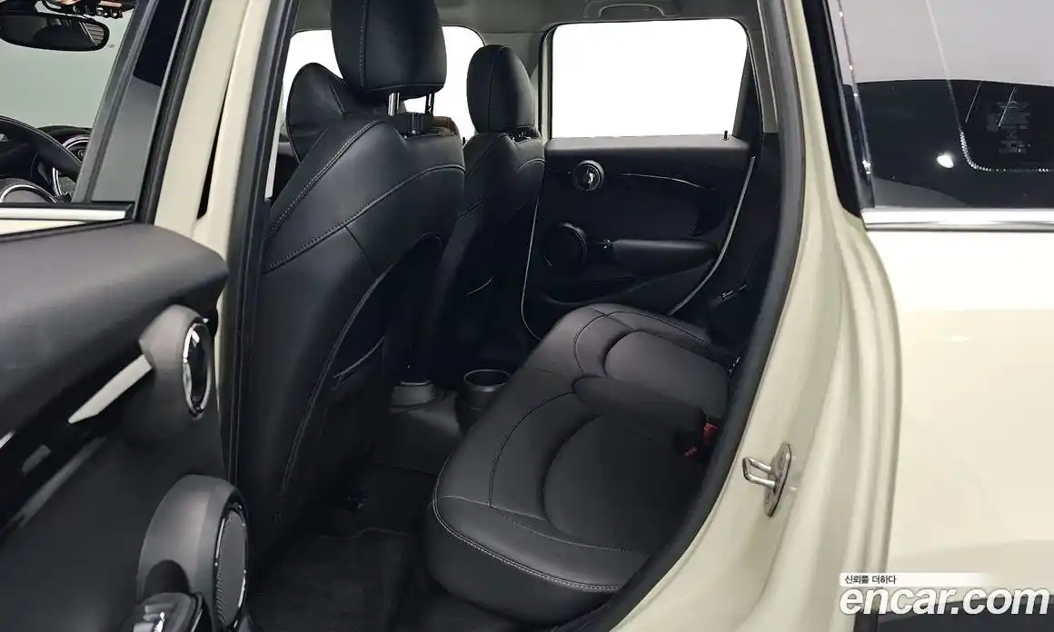 Mini Cooper 2019 1.5 Автомат в Москве № 749804, фото 12