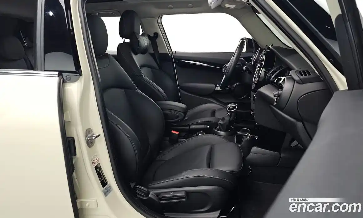 Mini Cooper 2019 1.5 Автомат в Москве № 749804, фото 10