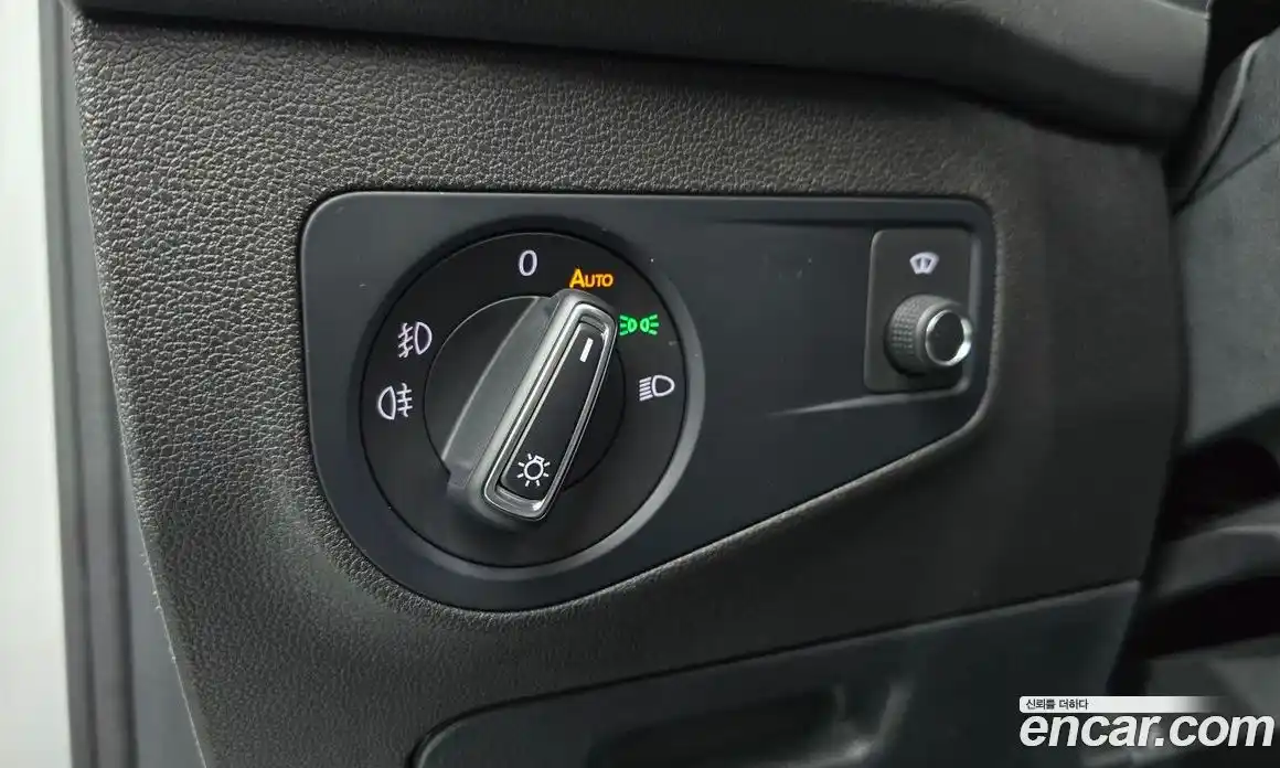 Volkswagen Tiguan 2020 2.0 Автомат в Москве № 750047, фото 13