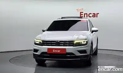 Volkswagen Tiguan 2020 2.0 Автомат в Москве № 750047, миниатюра 2