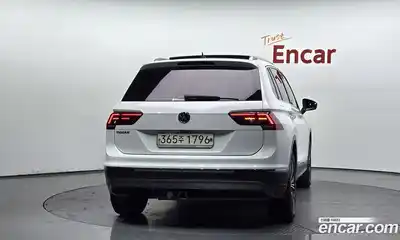Volkswagen Tiguan 2020 2.0 Автомат в Москве № 750047, миниатюра 3