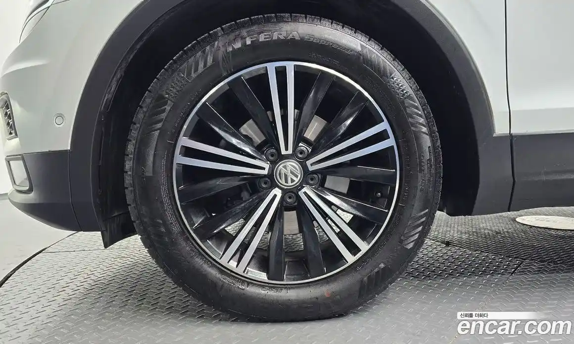 Volkswagen Tiguan 2020 2.0 Автомат в Москве № 750047, фото 4