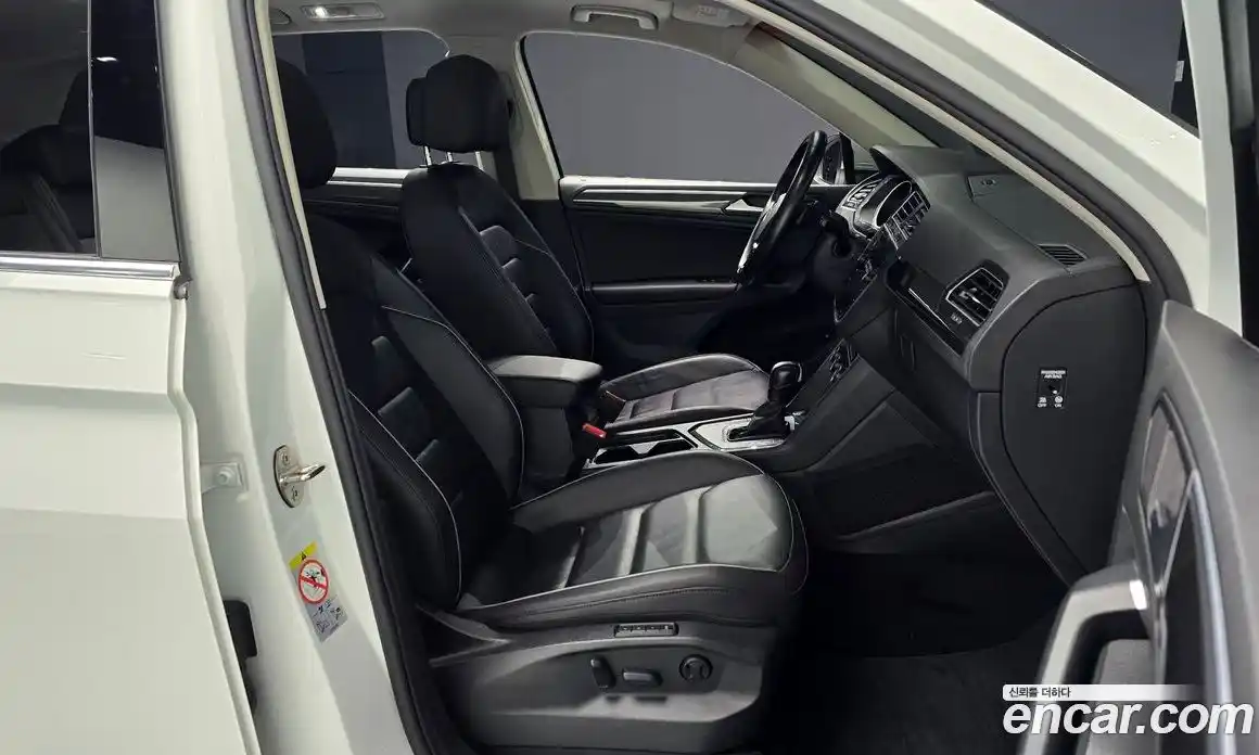 Volkswagen Tiguan 2020 2.0 Автомат в Москве № 750047, фото 9