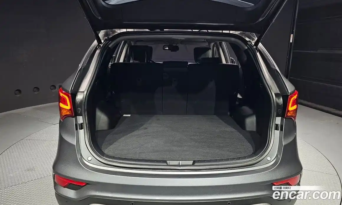 Hyundai Santa Fe 2017 2.0 Автомат в Москве № 757106, фото 20