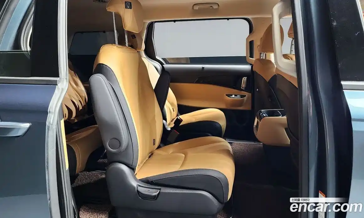 Kia Canival 2023 3.5 Автомат в Москве № 757883, фото 12