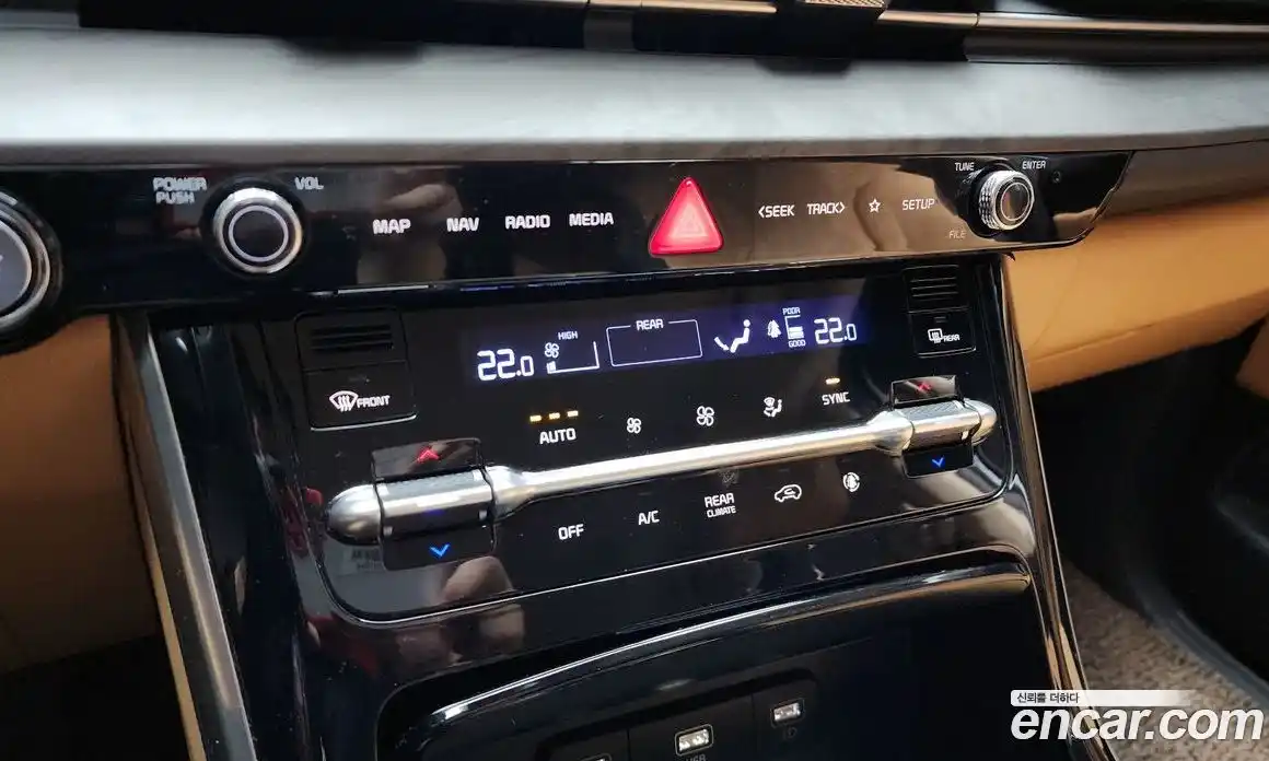 Kia Canival 2023 3.5 Автомат в Москве № 757883, фото 16