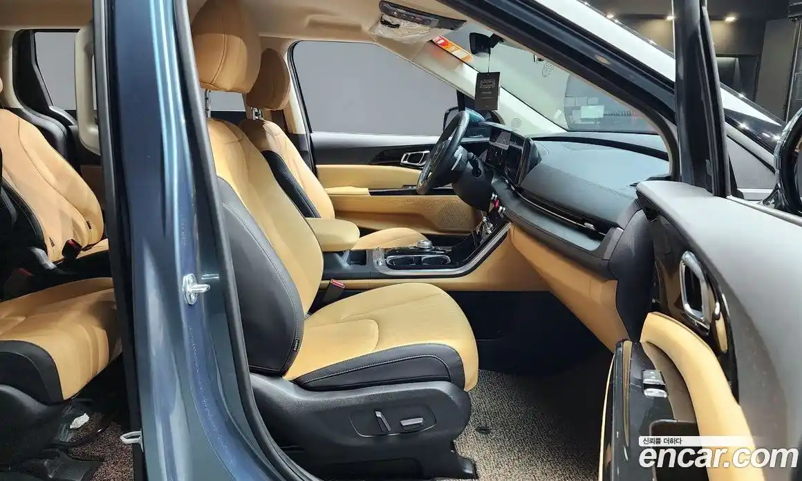 Kia Canival 2023 3.5 Автомат в Москве № 757883, фото 10