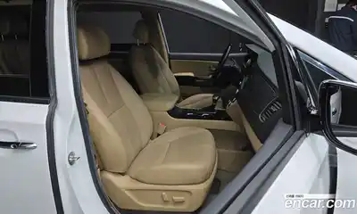 Kia Canival 2018 3.3 Автомат в Москве № 758768, миниатюра 12