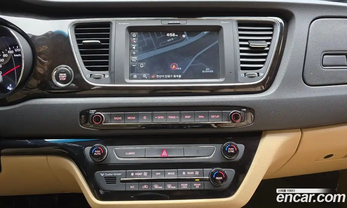 Kia Canival 2018 3.3 Автомат в Москве № 758768, фото 17