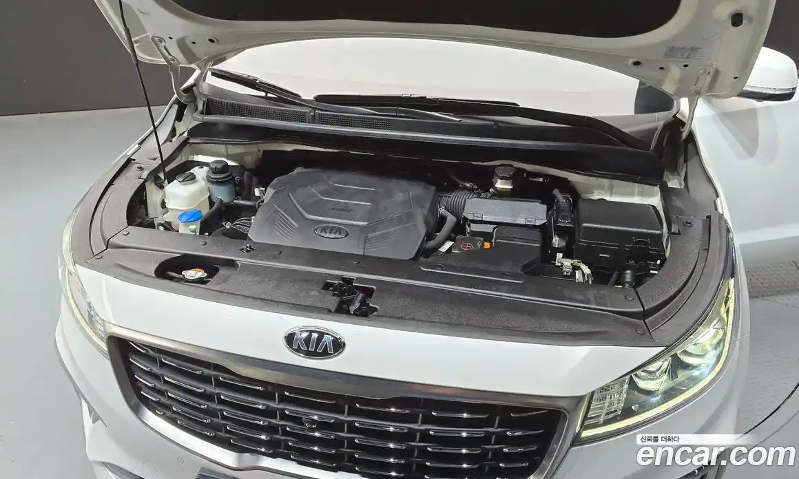 Kia Canival 2018 3.3 Автомат в Москве № 758768, фото 6