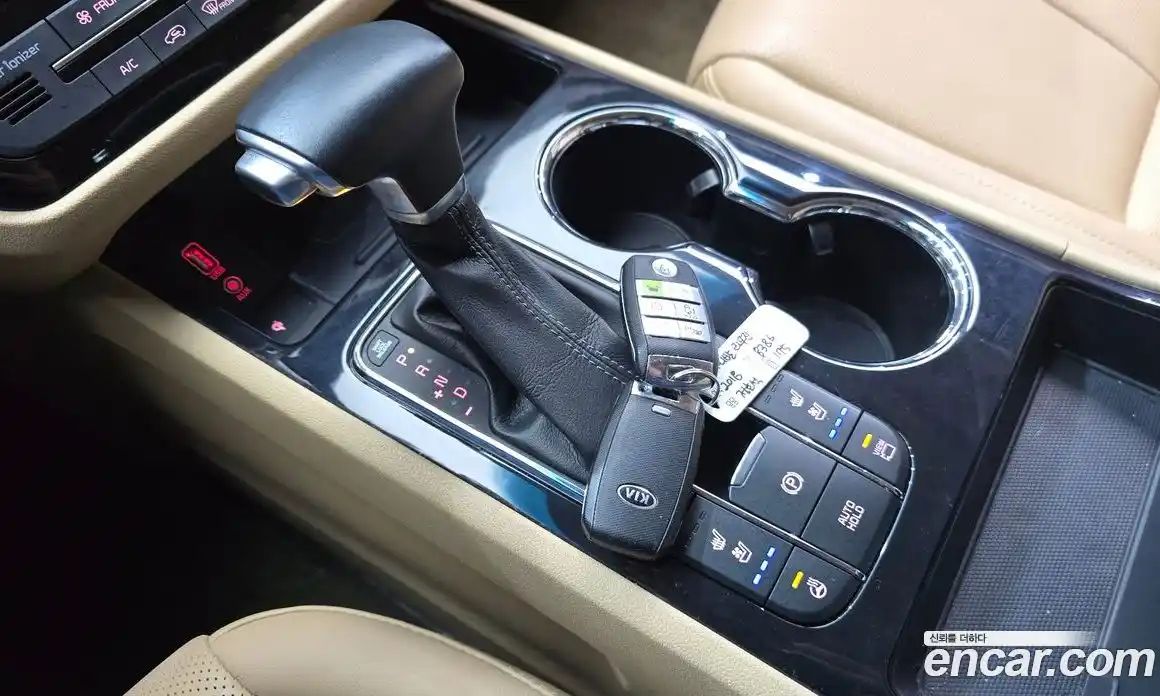 Kia Canival 2018 3.3 Автомат в Москве № 758768, фото 9