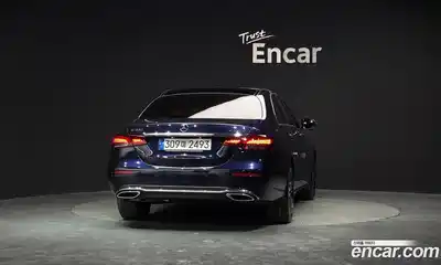 Mercedes-Benz E-Class 2022 2.0 Автомат в Москве № 764023, миниатюра 4