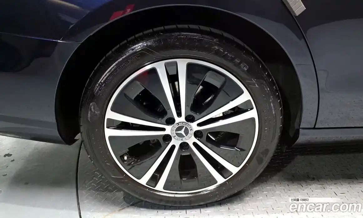 Mercedes-Benz E-Class 2022 2.0 Автомат в Москве № 764023, фото 5