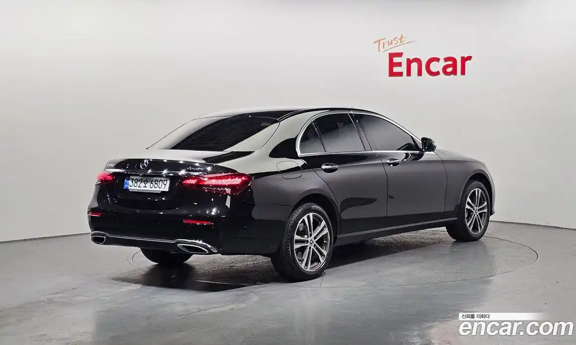 Mercedes-Benz E-Class 2022 2.0 Автомат в Москве № 764265, фото 2