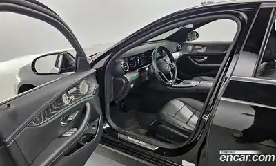 Mercedes-Benz E-Class 2022 2.0 Автомат в Москве № 764265, миниатюра 10
