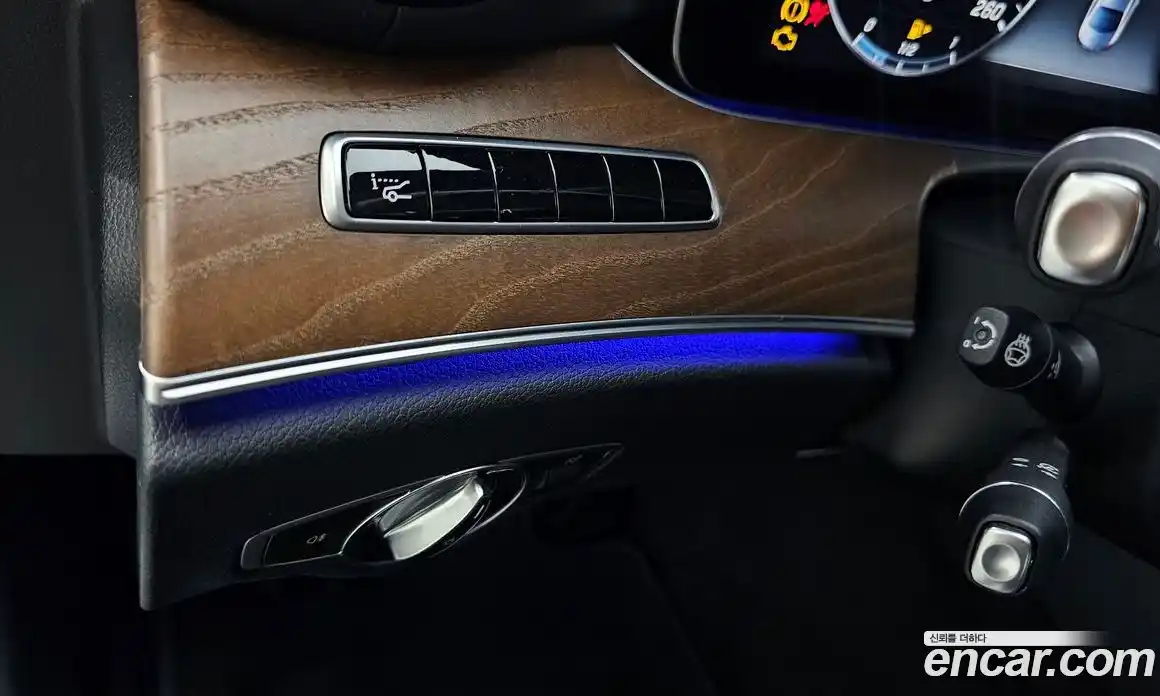 Mercedes-Benz E-Class 2017 2.0 Автомат в Москве № 764380, фото 16