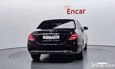 Mercedes-Benz E-Class 2017 2.0 Автомат в Москве № 764380, миниатюра 4