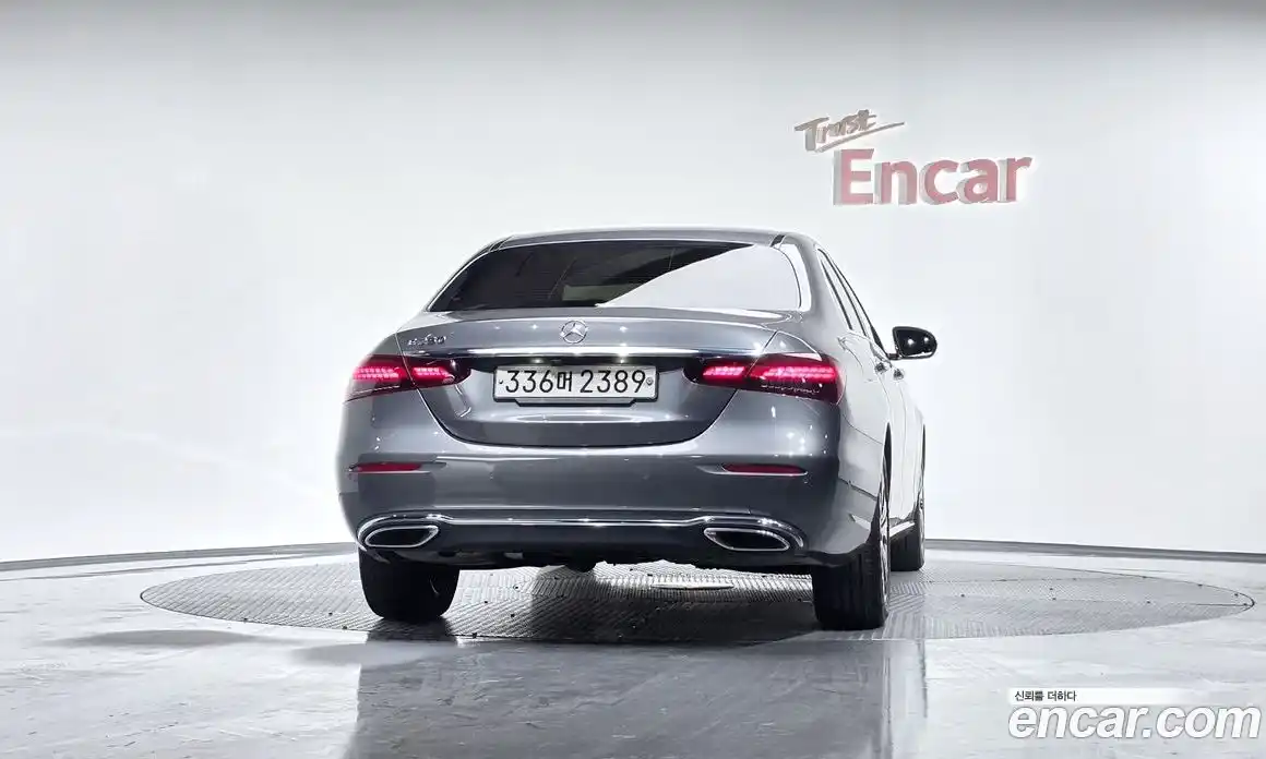 Mercedes-Benz E-Class 2021 2.0 Автомат в Москве № 764658, фото 3