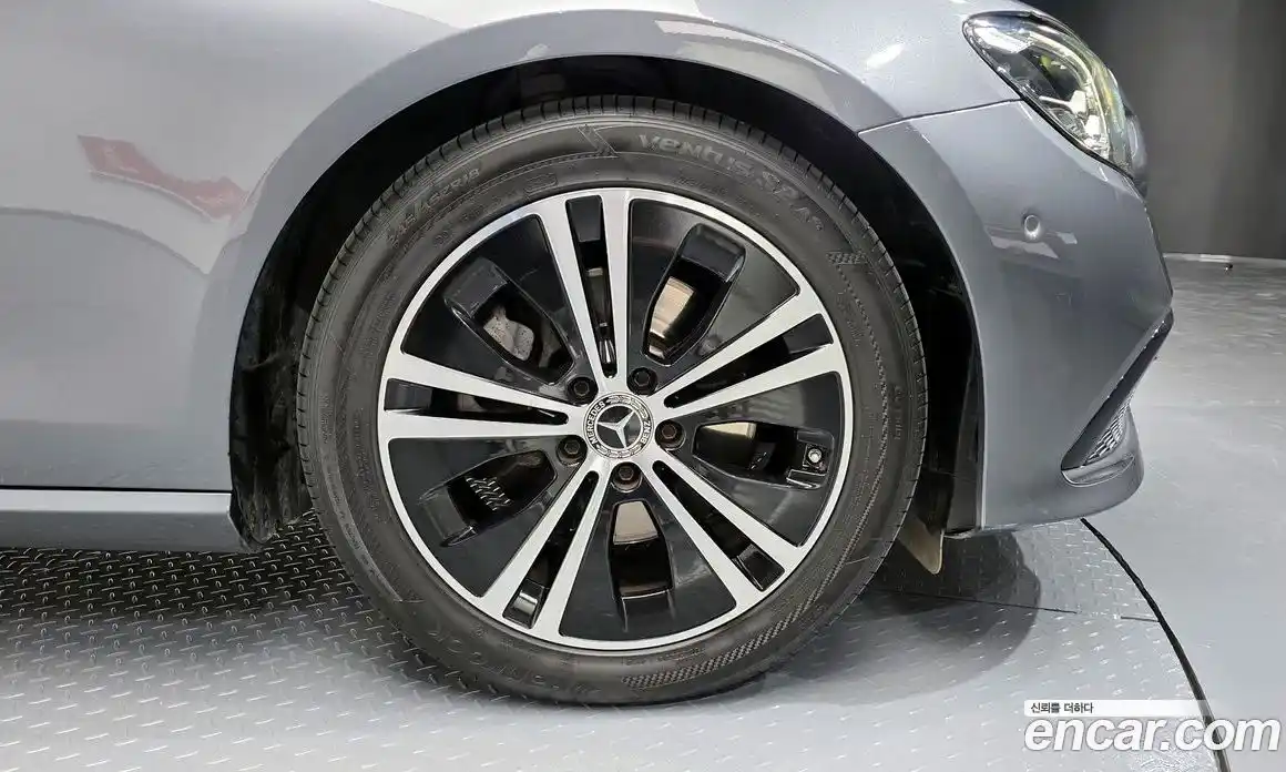 Mercedes-Benz E-Class 2021 2.0 Автомат в Москве № 764658, фото 4