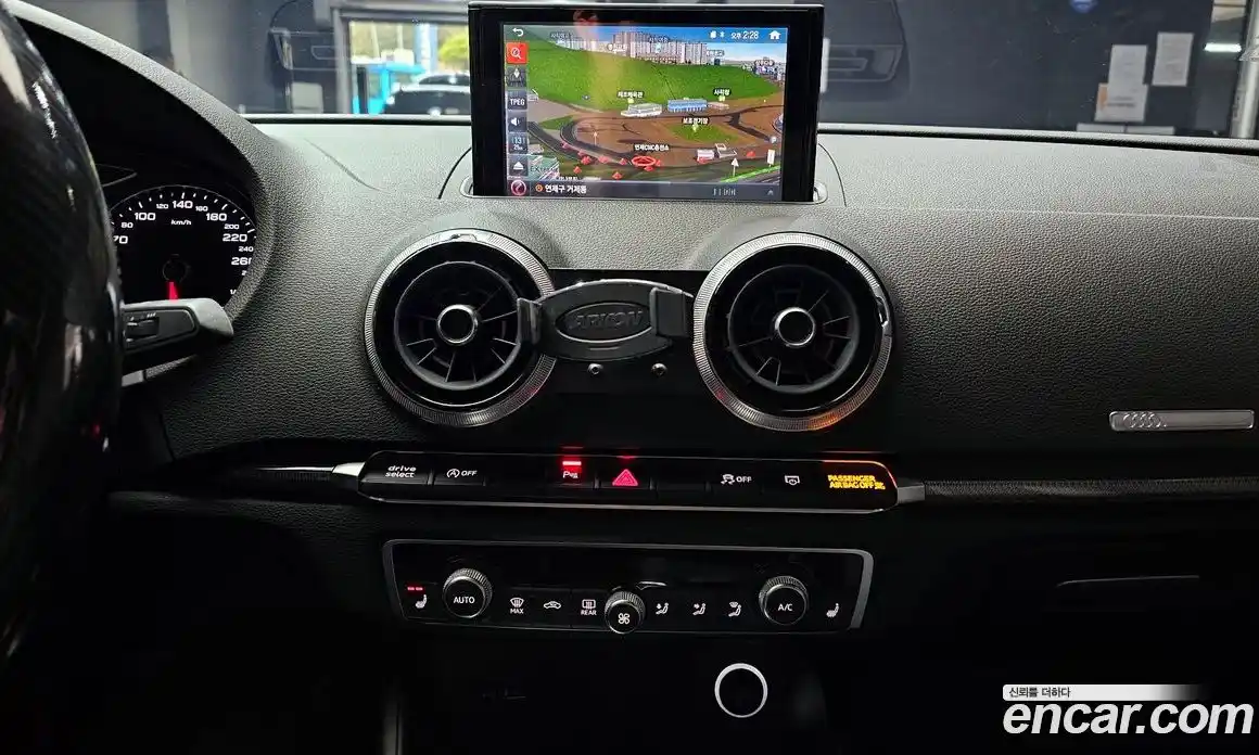 Audi A3 2018 2.0 Автомат в Москве № 764947, фото 16