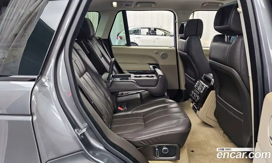 Land Rover Range-Rover 2017 5.0 Автомат в Москве № 766025, фото 12