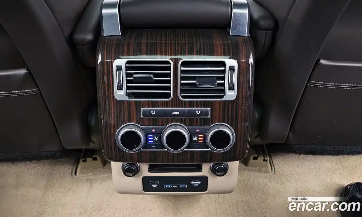 Land Rover Range-Rover 2017 5.0 Автомат в Москве № 766025, фото 18