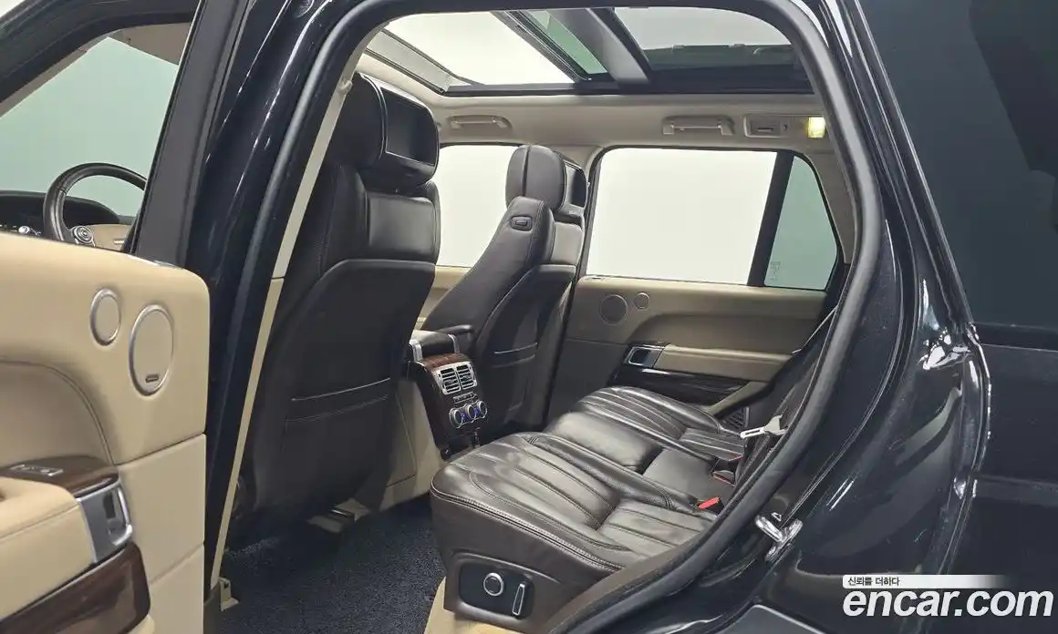 Land Rover Range-Rover 2016 4.4 Автомат в Москве № 766189, фото 12