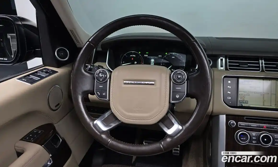 Land Rover Range-Rover 2016 4.4 Автомат в Москве № 766189, фото 13