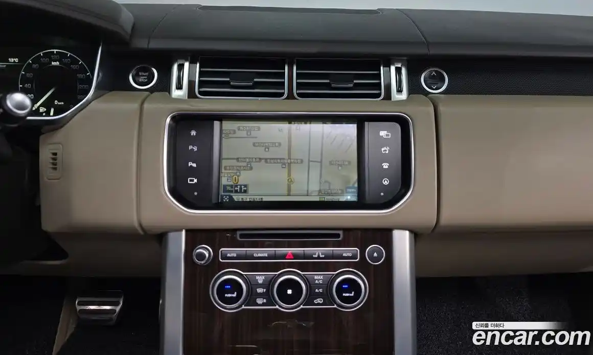 Land Rover Range-Rover 2016 4.4 Автомат в Москве № 766189, фото 15