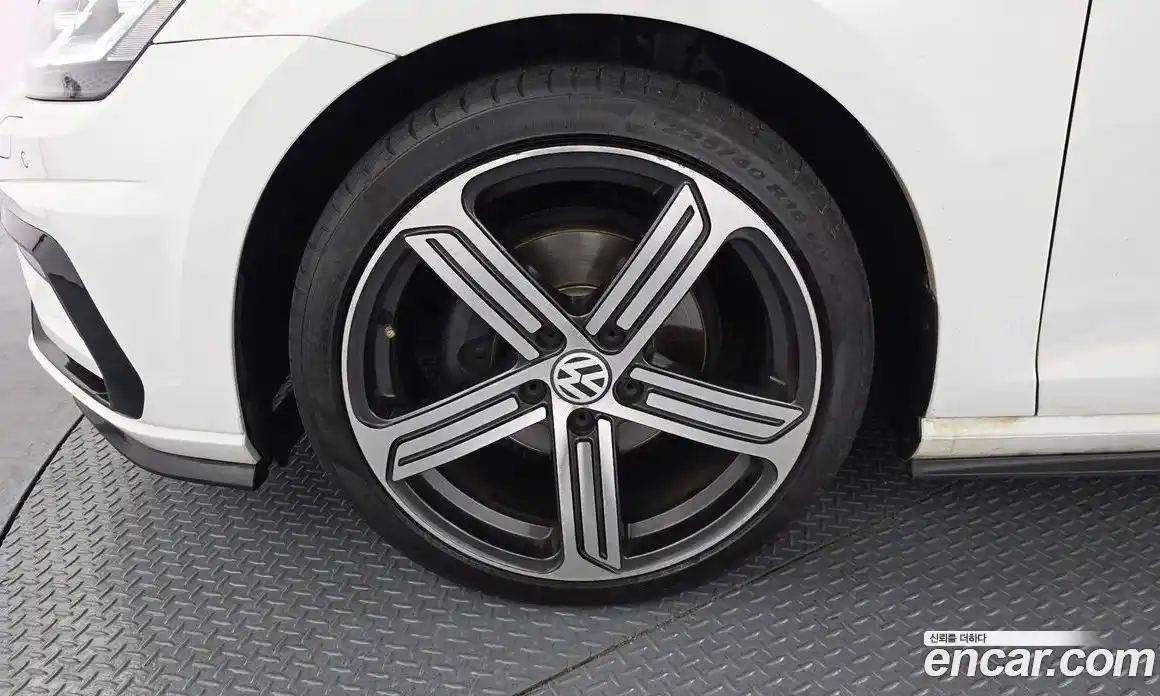 Volkswagen Golf 2015 2.0 Автомат в Москве № 767134, фото 4