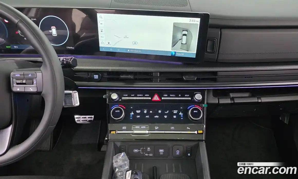 Hyundai Santa Fe 2024 1.6 Автомат в Москве № 107899, фото 15