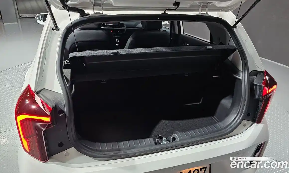 Kia Morning 2024 1.0 Автомат в Москве № 128351, фото 20