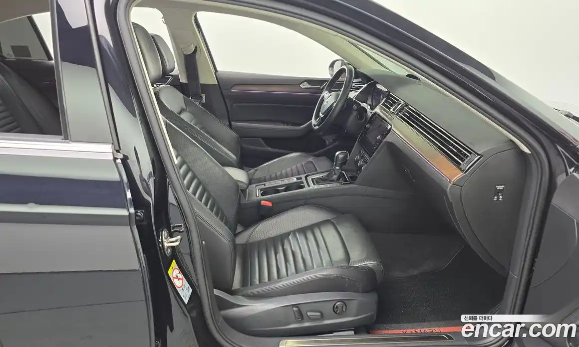 Volkswagen Passat 2018 2.0 Автомат в Москве № 169048, фото 11