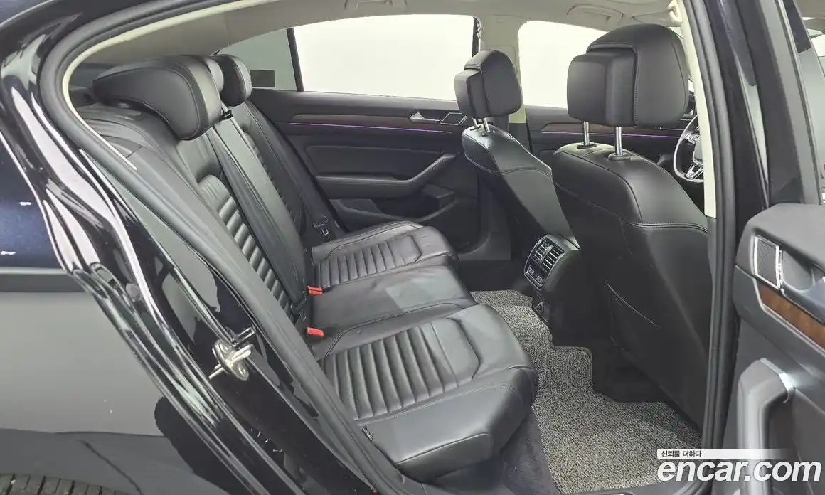 Volkswagen Passat 2018 2.0 Автомат в Москве № 169048, фото 12