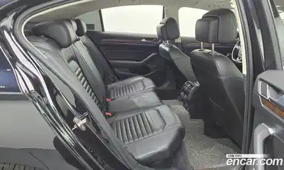 Volkswagen Passat 2018 2.0 Автомат в Москве № 169048, миниатюра 12