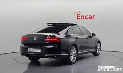 Volkswagen Passat 2018 2.0 Автомат в Москве № 169048, миниатюра 2