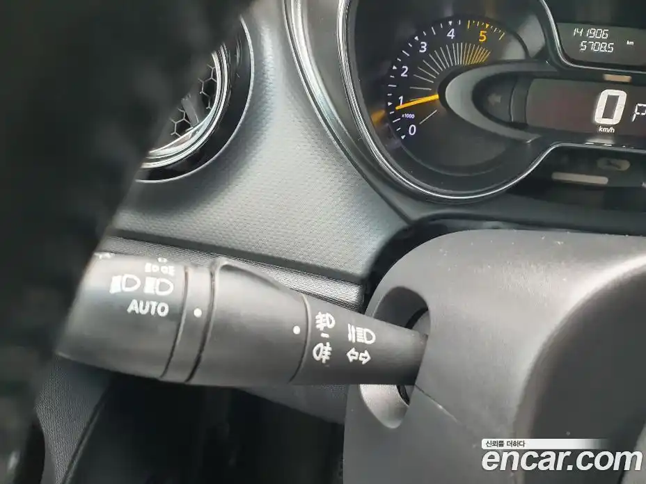 Renault QM3 2014 1.5 Автомат в Москве № 183310, фото 18