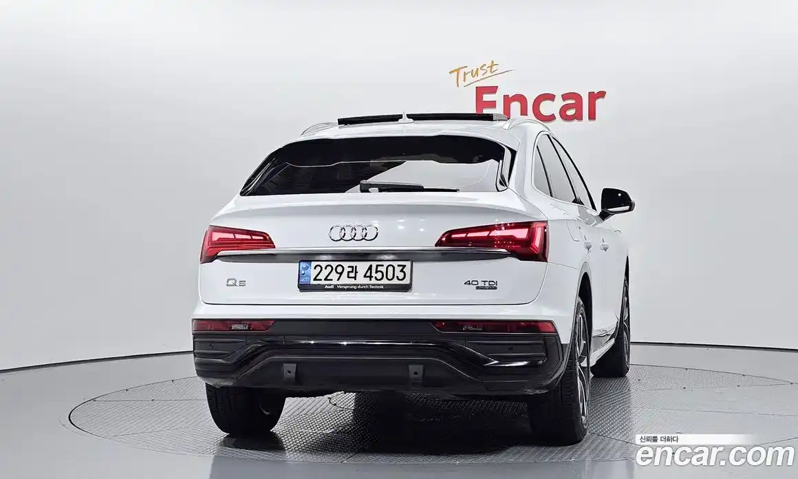 Audi Q5 2023 2.0 Автомат в Москве № 212315, фото 4