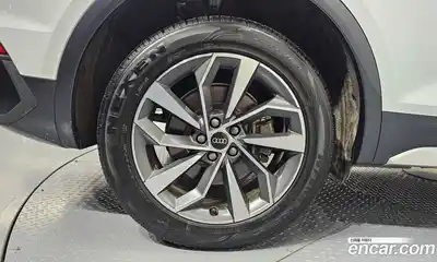 Audi Q5 2023 2.0 Автомат в Москве № 212315, миниатюра 5