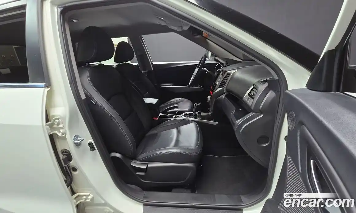 SsangYong TIBOLI 2016 1.6 Автомат в Москве № 32854, фото 11