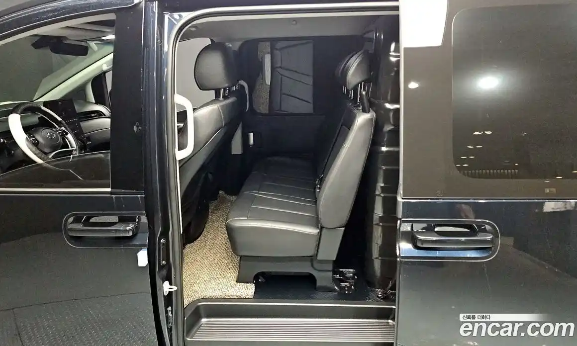 Hyundai Staria 2024 2.2 Автомат в Москве № 714925, фото 11