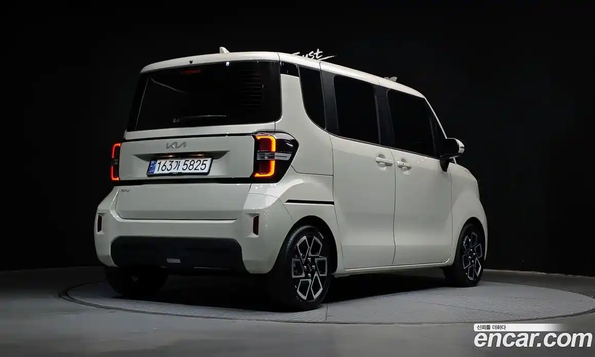 Kia Ray 2024 1.0 Автомат в Москве № 715629, фото 2